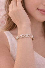 Load image into Gallery viewer, Pearl Crystal Infinity Bracelet