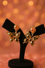 Load image into Gallery viewer, Butterfly Bloom Pearl Earrings for women

