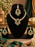 Load image into Gallery viewer, Emerald Kundan Jewellery Set – Timeless Green Elegance