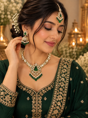 Emerald Kundan Jewellery Set – Timeless Green Elegance