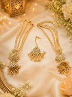 Load image into Gallery viewer, Elegant Kundan Jhumka &amp; Maang Tikka Set