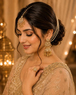 Load image into Gallery viewer, Elegant Kundan Jhumka &amp; Maang Tikka Set